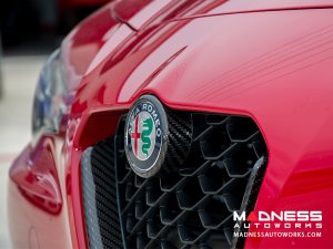 Alfa Romeo Giulia Front V Shield Grill Frame + Emblem Frame Kit - Carbon Fiber
